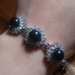 Peacock Color Pearl and White Austrian Crystal Heart Bracelet